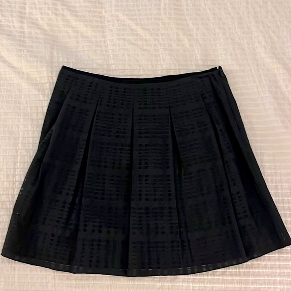 Vince Dresses & Skirts - Vince black windowpane pattern skirt